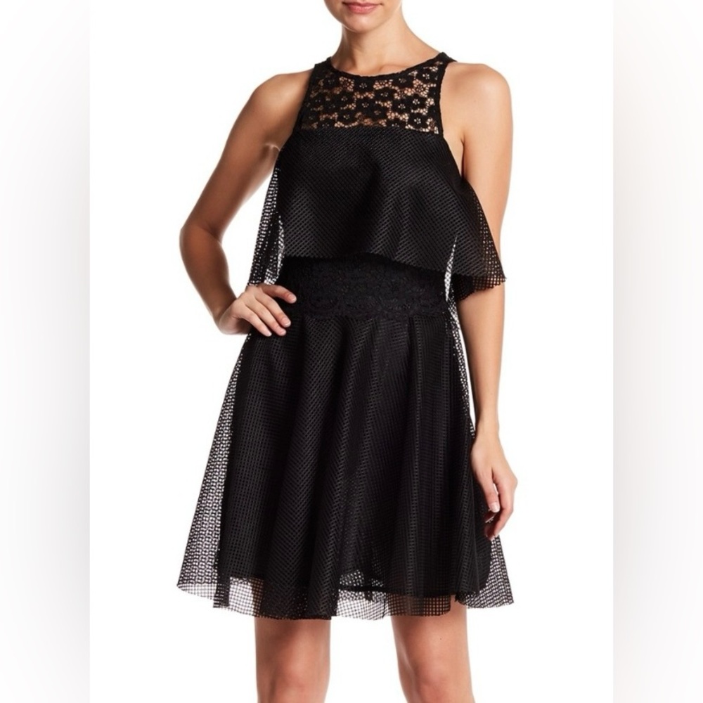BETSEY JOHNSON NWT Lace Front Popover
Black Dress Size 6